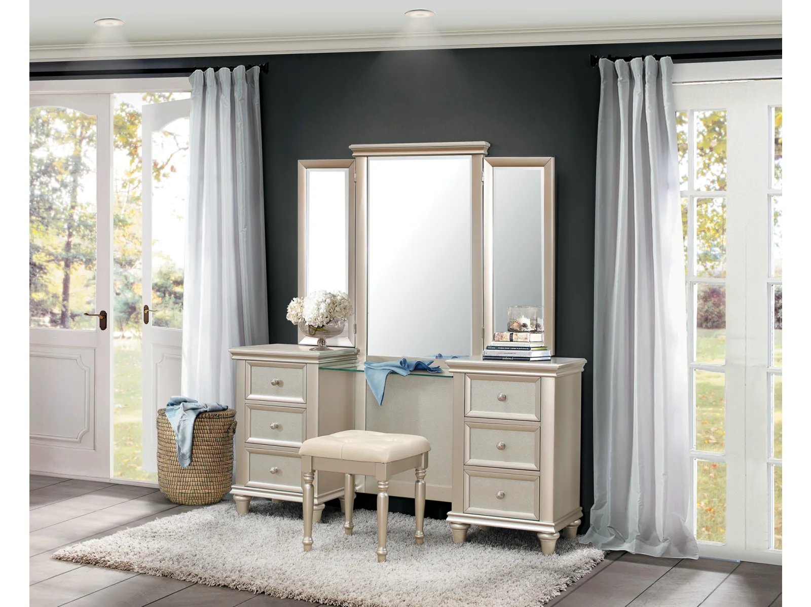 Antoinetta Vanity Dresser with Mirror