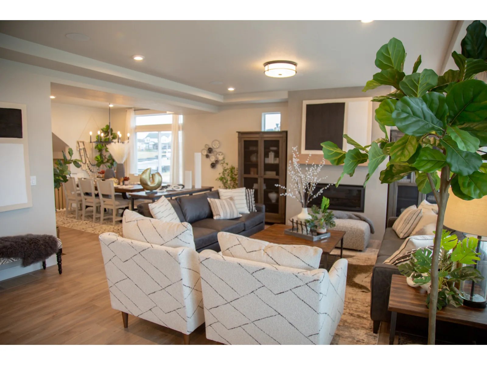 Dara Club Chair - Image 3