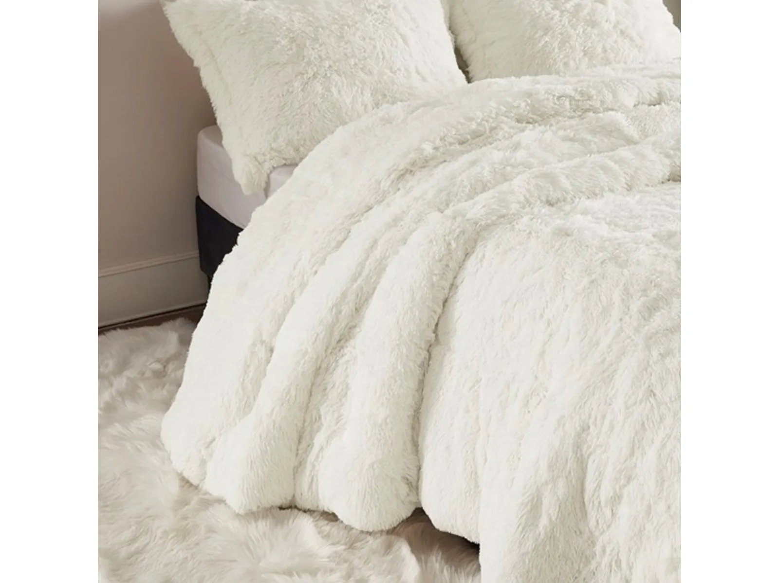 Malea Faux Fur Duvet Cover Set - Image 7
