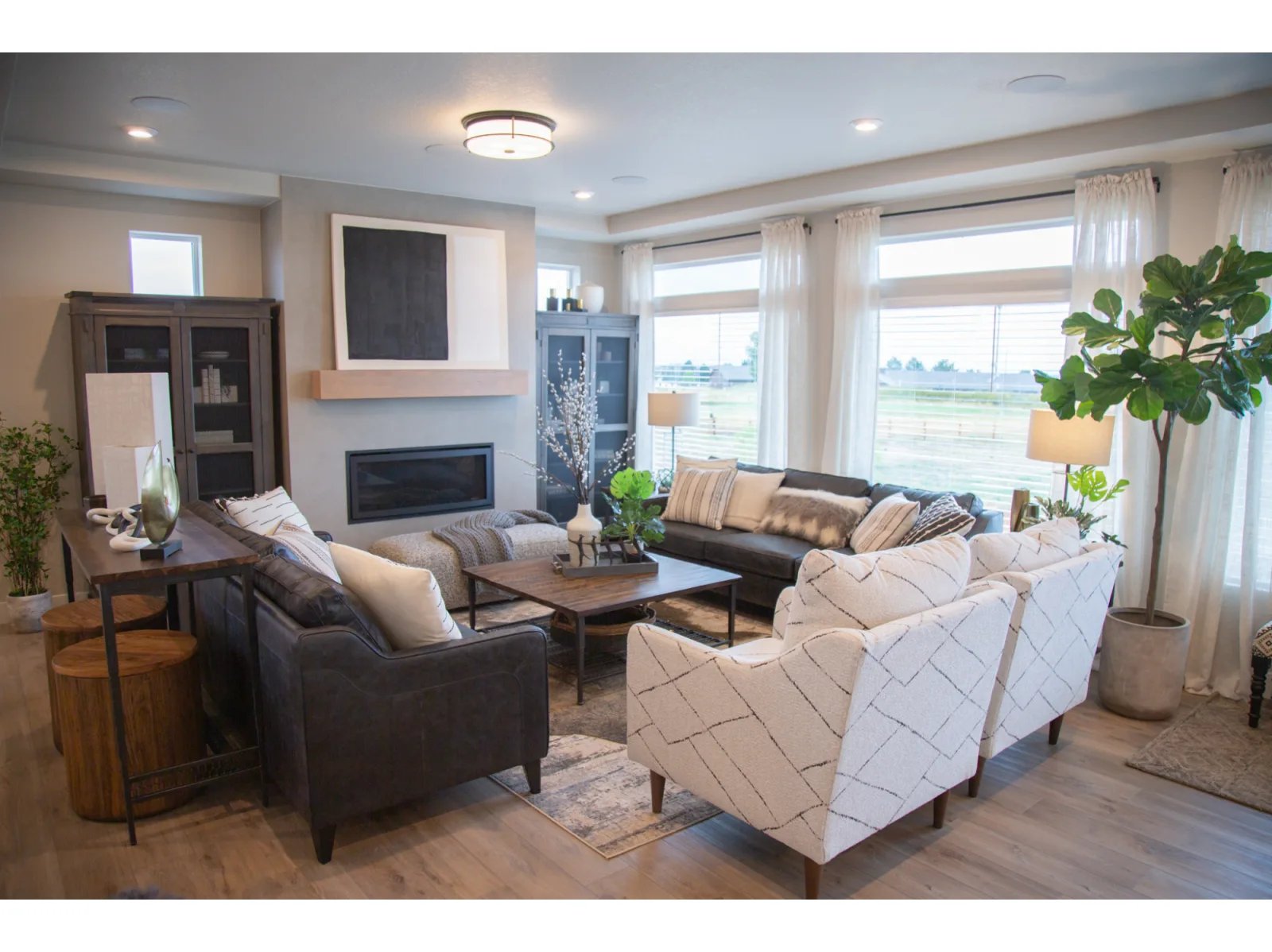 Dara Club Chair - Image 2