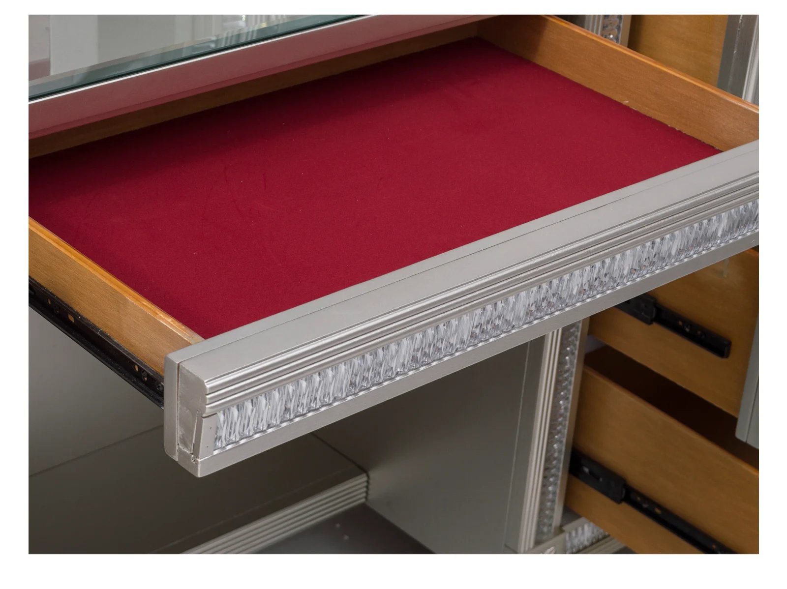 Sorrel Vanity Dresser with Mirror - Image 7